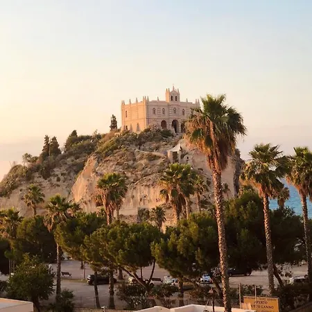 La Perla Del Tirreno Bed and breakfast