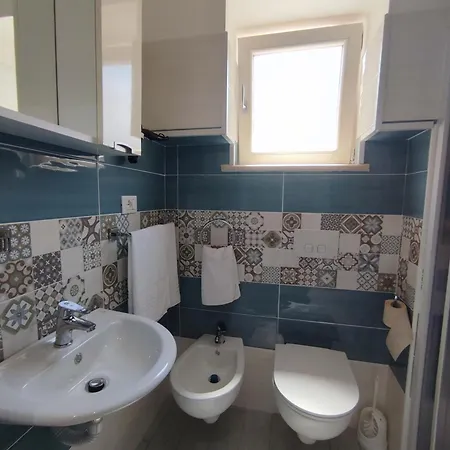 La Perla Del Tirreno Bed and breakfast 4*