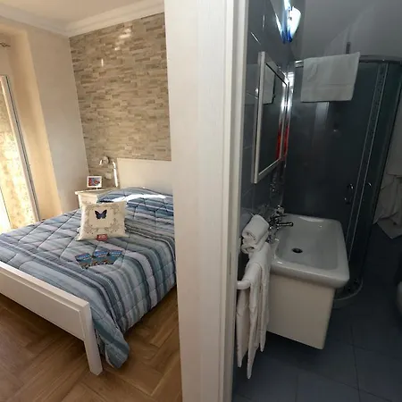 La Perla Del Tirreno Bed and breakfast