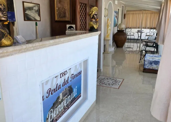 La Perla Del Tirreno 住宿加早餐酒店 4*