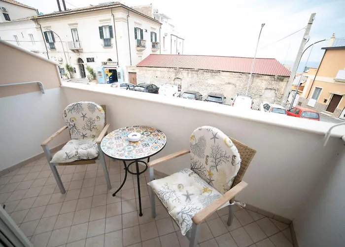 La Perla Del Tirreno 住宿加早餐酒店 4*