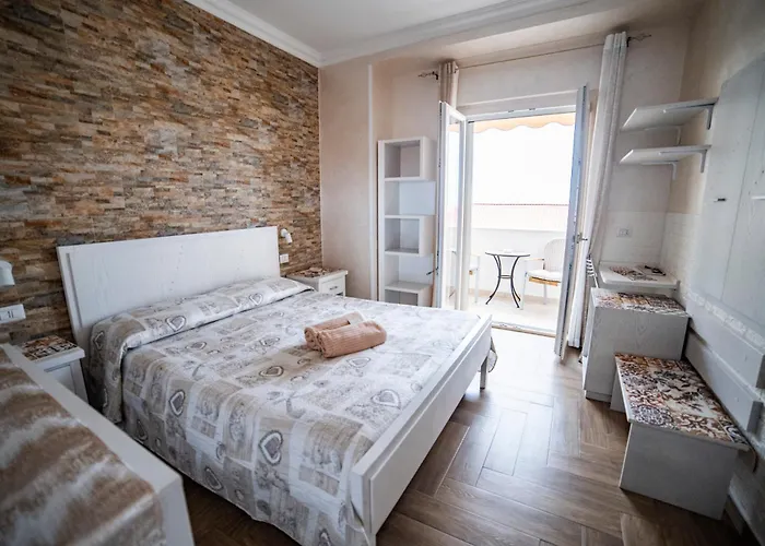 住宿加早餐酒店 La Perla Del Tirreno