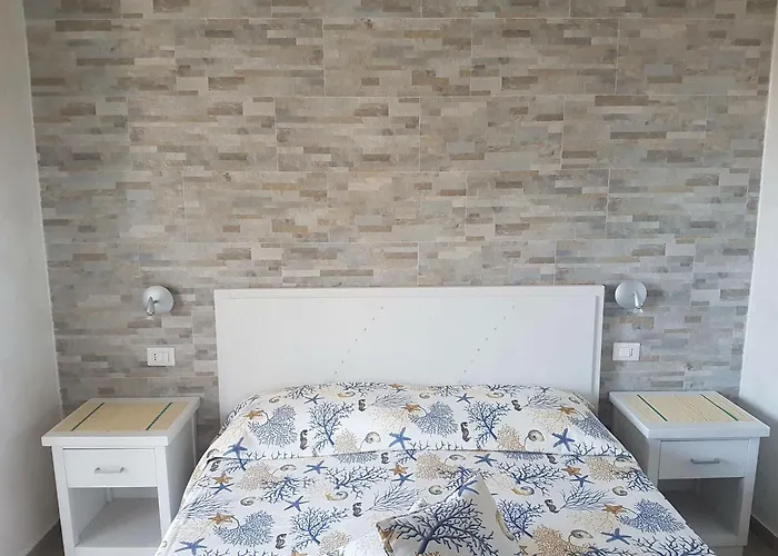 La Perla Del Tirreno 住宿加早餐酒店 4*