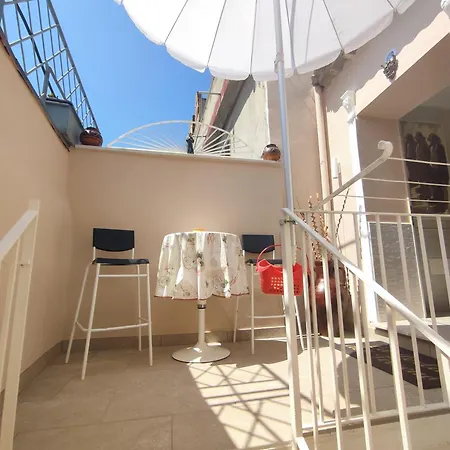 فندق مبيت وإفطار La Perla Del Tirreno