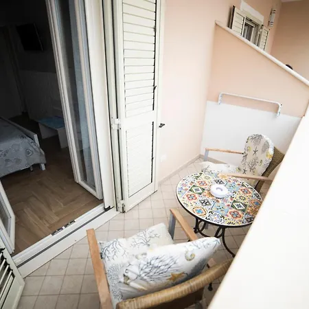 La Perla Del Tirreno Frühstückspension