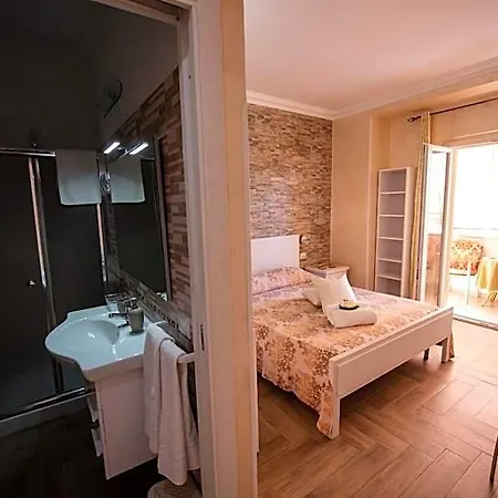 Couette-café La Perla Del Tirreno 4*