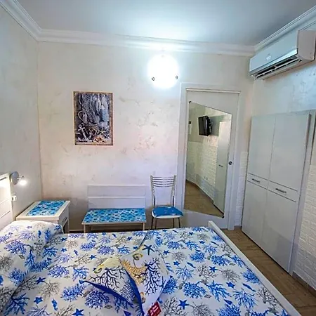 La Perla Del Tirreno Couette-café