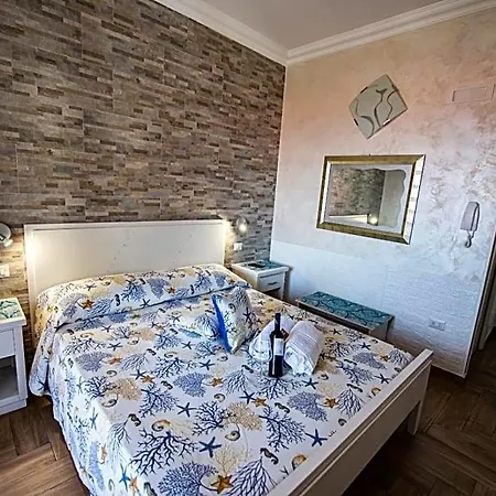 Couette-café La Perla Del Tirreno 4*