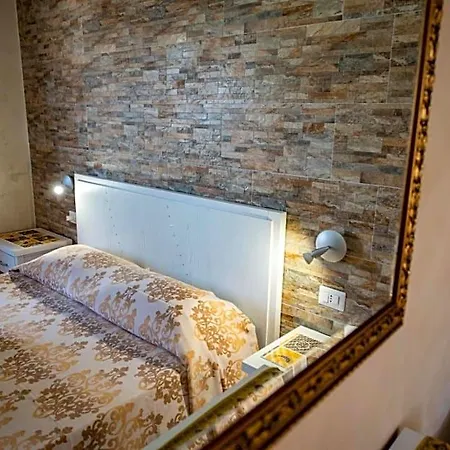La Perla Del Tirreno Couette-café Tropea