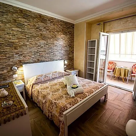 La Perla Del Tirreno Couette-café 4*