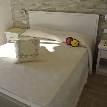 La Perla Del Tirreno فندق مبيت وإفطار